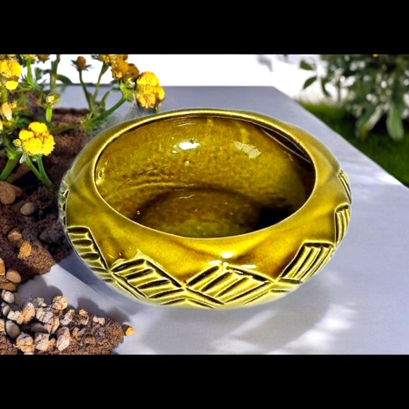 VTG Chic Olive Green Mid-Century McCoy Console Vase for Elegant Home Decor - Picture 1 of 7